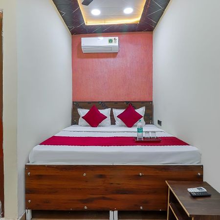 Hotel Krishna Priya Haridwār Exteriör bild