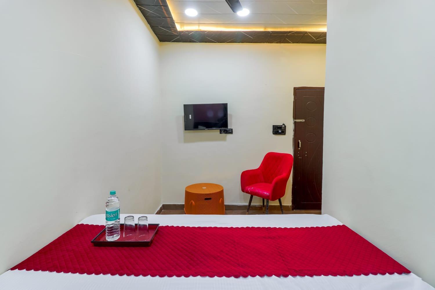 Hotel Krishna Priya Haridwār Exteriör bild